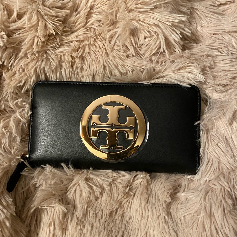 Tory Burch Charlie Continental ZIP Wallet